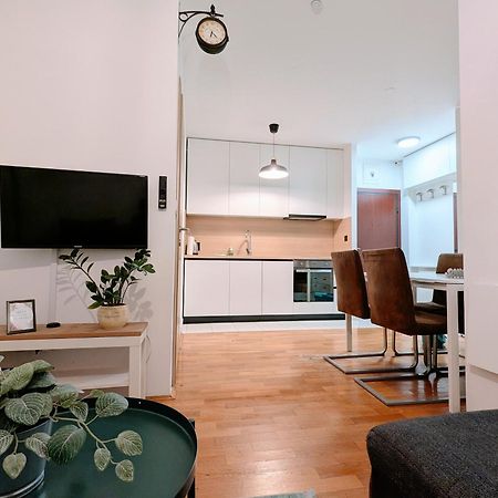 Doma-Lu Apartment-Near Airport And Highway- Free Parking Velika Mlaka Exterior foto